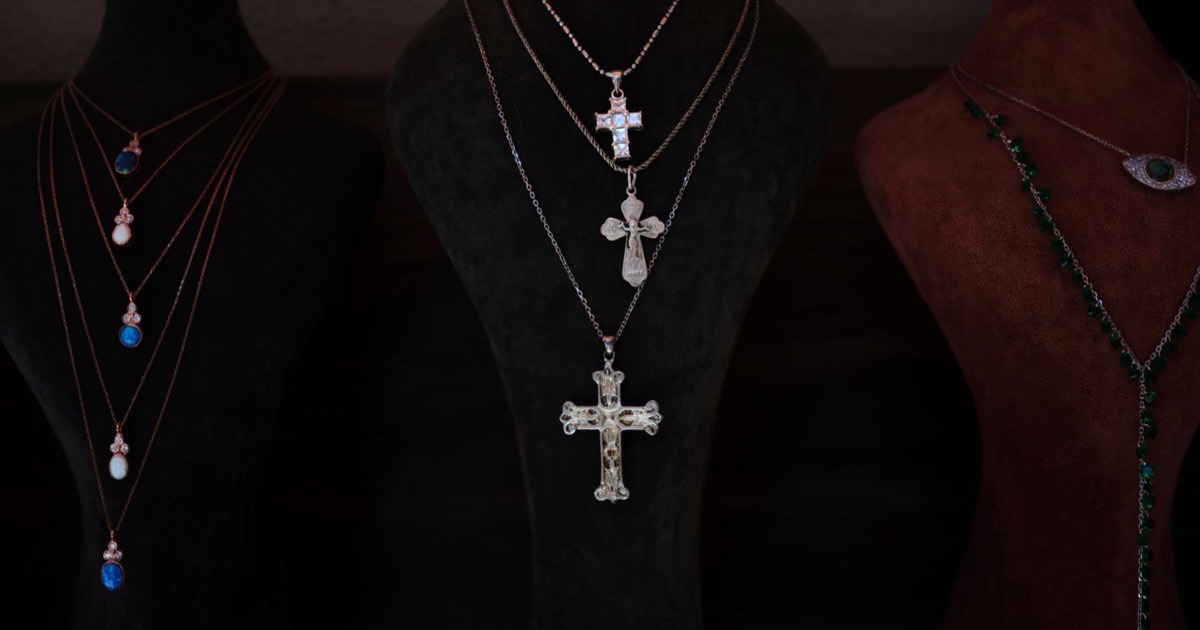 Comparing the best jewellery shop software on a laptop