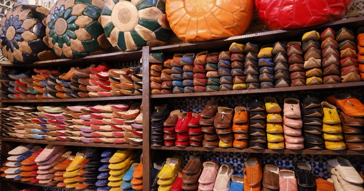 Shoe shop inventory and size management