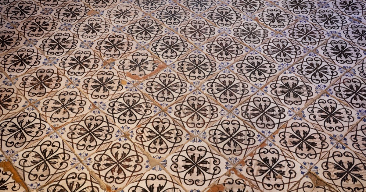 Tiles software versus Tally